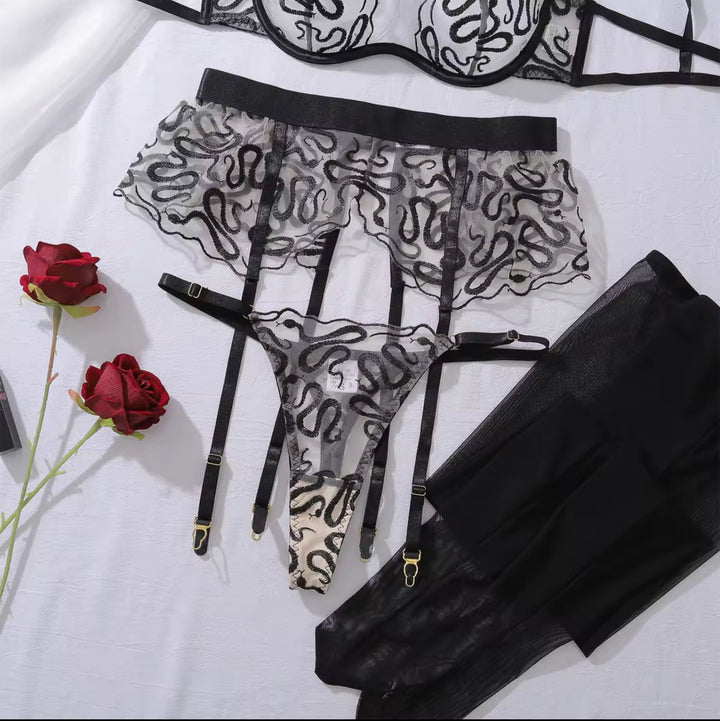 Matilde doorschijnende lingerieset