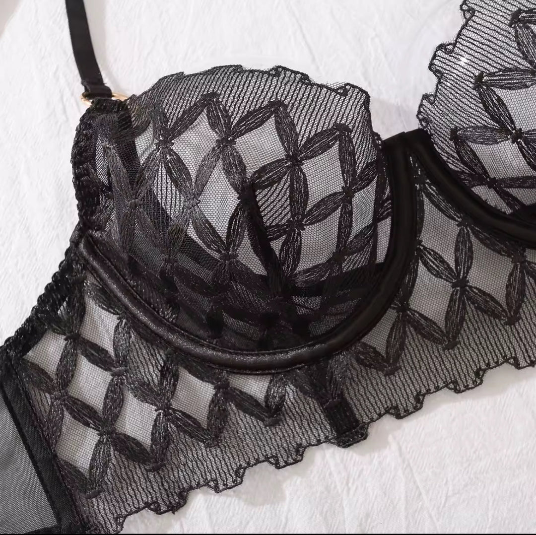 MIDNIGHT ROSE LINGERIESET